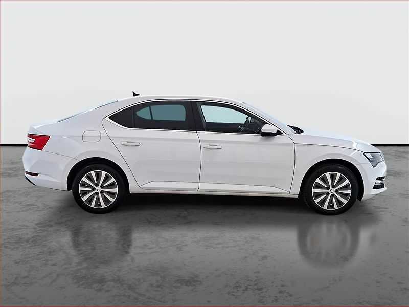 Škoda Superb (2022) 2.0 TDI, Automat, Kůže, Navi - fotka 6 z 20