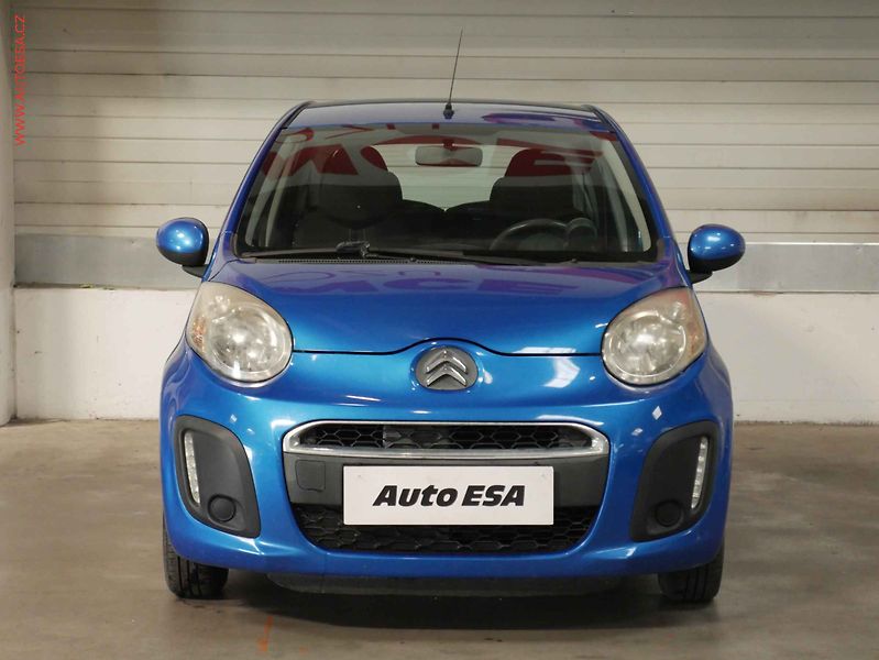 Citroën C1 (2012) 1.0i, 1.maj, AC, el. výbava - fotka 2 z 16