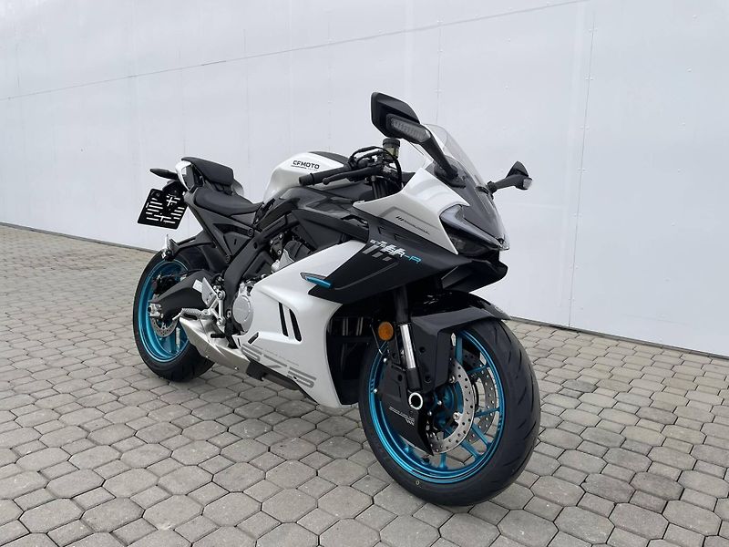 CFMOTO (2026) 675SR-R EU5+ - fotografie inzerátu