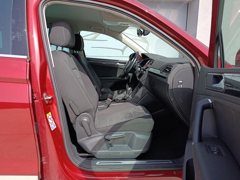 Volkswagen Tiguan 2.0TSI 162kW 4M HIGHLINE ČR  - fotka 18 z 33