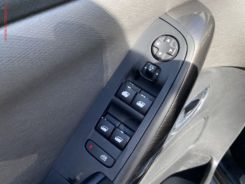 Citroën C4 Picasso (2014) 1.6 HDi, Exclusive, panor - fotka 15 z 18