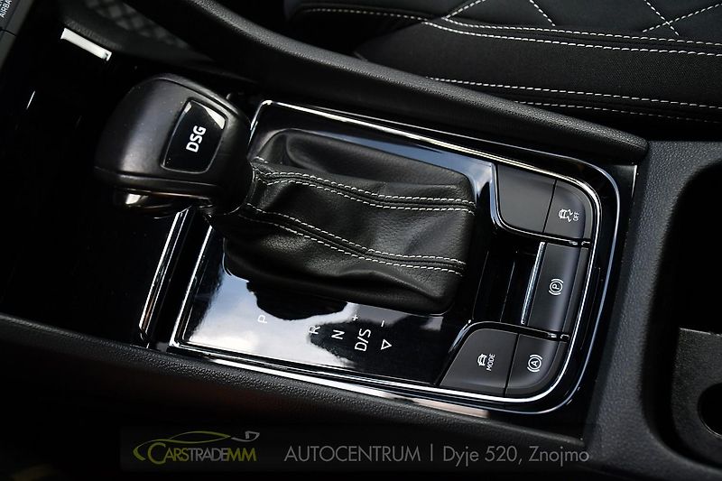 Škoda Karoq 2.0TDi SPORTLINE ACC  - fotka 36 z 51