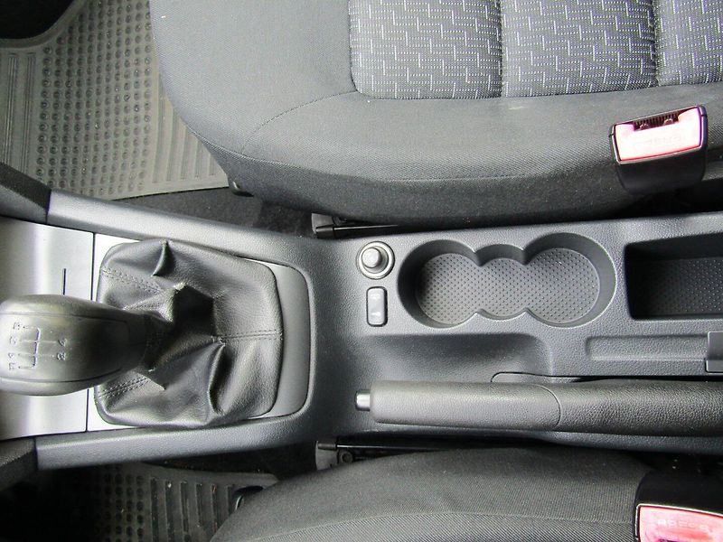 Škoda Octavia (2009) 1.6 MPI 75kW 1.MAJITEL - fotka 34 z 35