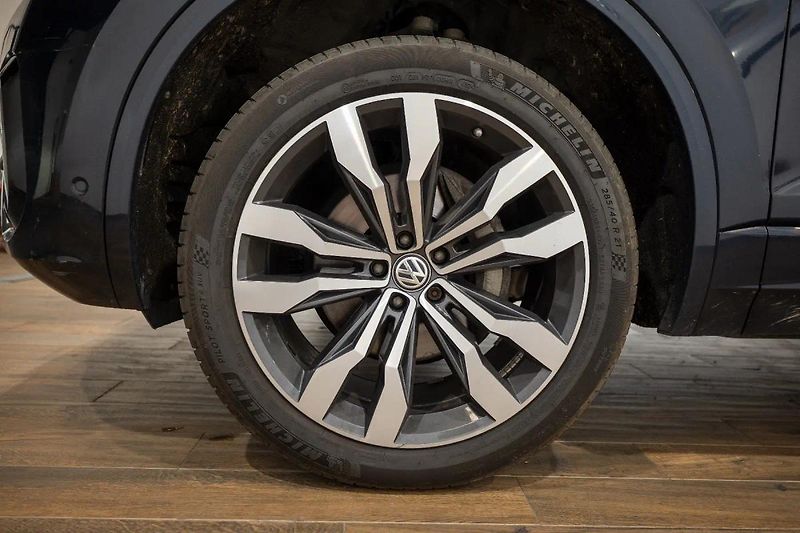 Volkswagen Touareg R-Line 3.0 TDI 210 kW - fotka 47 z 50