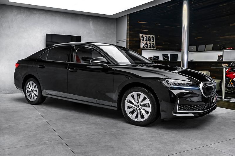 Škoda Superb 2,0 TDI DSG LED Masáž tažné - fotka 4 z 21