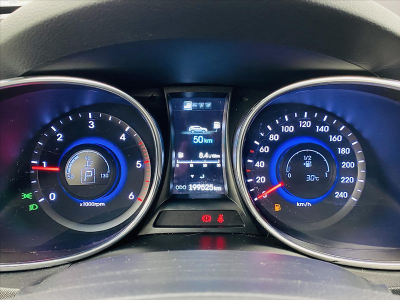 Hyundai Santa Fe 2,2 CRDi 145kW Style 4x4 - fotka 11 z 27