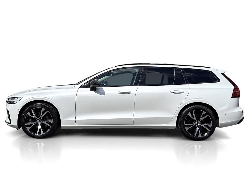 Volvo V60 B4 FWD // PLUS DARK + kola - fotka 2 z 54