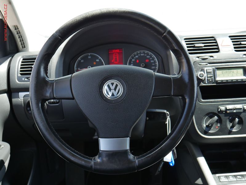 Volkswagen Golf (2009) 1.9TDi, AC, výhřev sed - fotka 13 z 17
