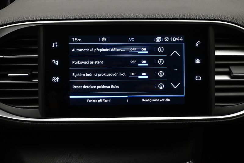 Peugeot 308 1,5 BlueHDI 96 kW Allure Záruk - fotka 19 z 31