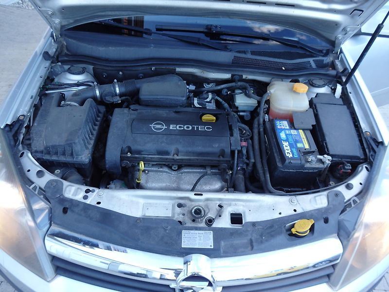 Opel Astra 1.6i 77 kW ZÁLOHOVÁNO - fotka 12 z 13