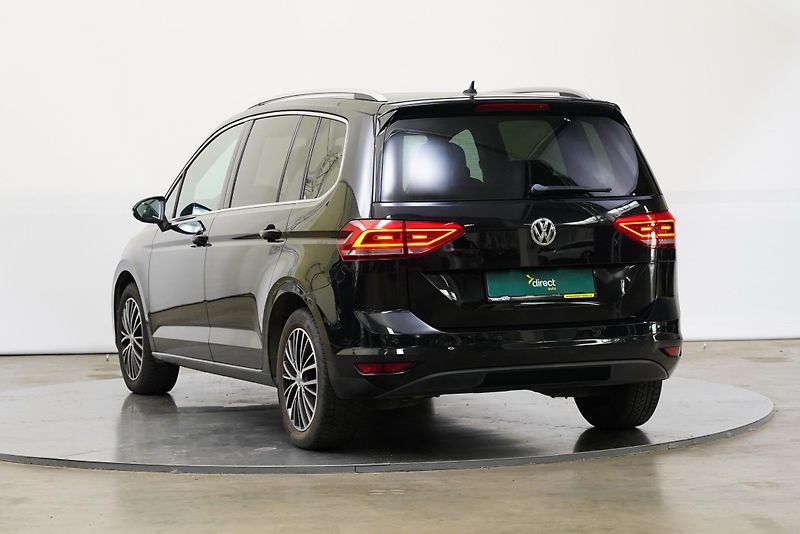 Volkswagen Touran - fotka 7 z 25
