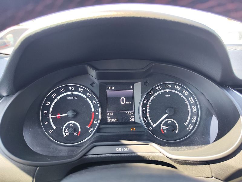 Škoda Octavia 2.0 TDi/135kW RS DSG ČR - fotka 17 z 35