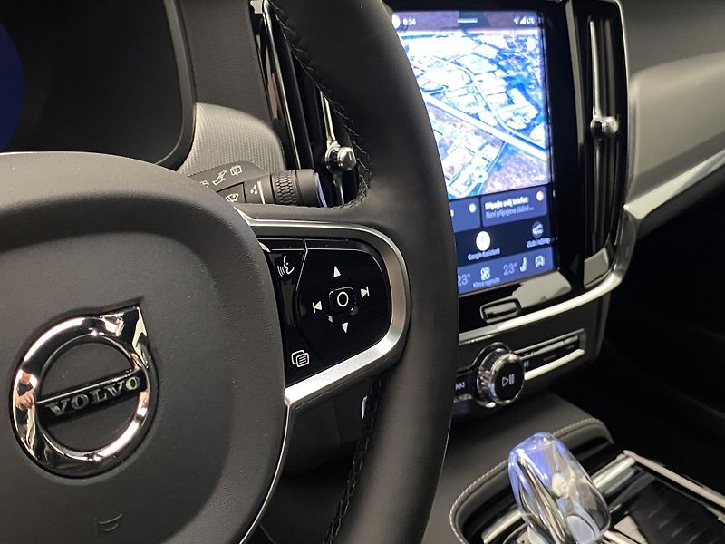 Volvo V90 T8 AWD RECHARGE DARK ULTRA - fotka 21 z 65