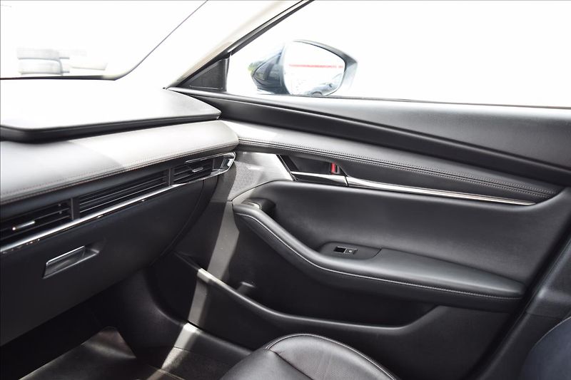 Mazda 3 2,0 i 90KW NÍZKÉ KM KUŽE ALU - fotka 53 z 55