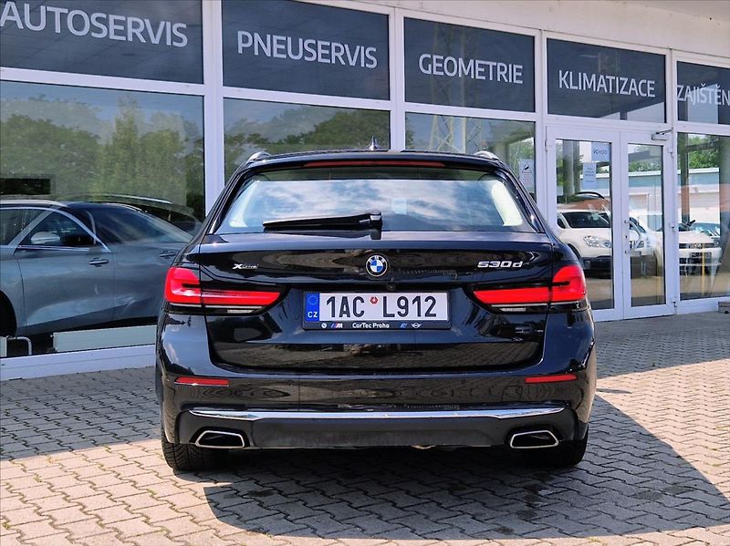 BMW Řada 5 3,0 530d TOURING KOMPLETVÝBAVA - fotka 4 z 46
