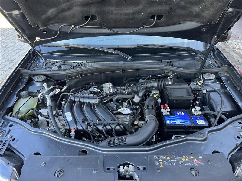 Dacia Duster 1,6 SCe / LPG / KLIMA Black Sh - fotka 31 z 32