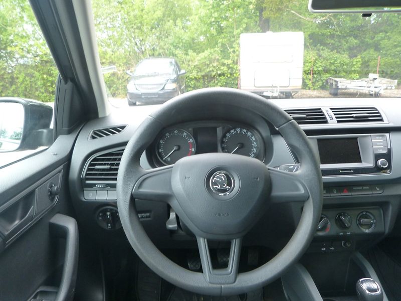 Škoda Fabia 1.2 TSI - fotka 15 z 17