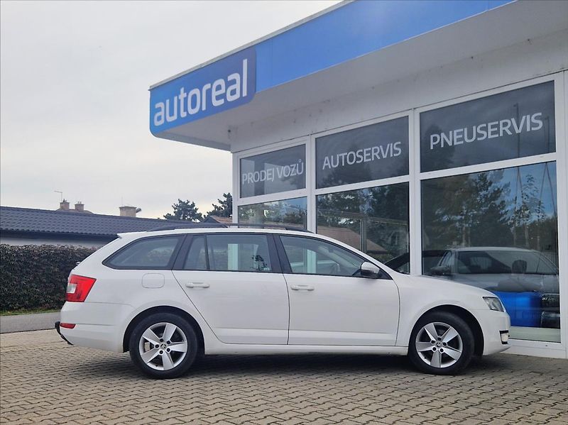 Škoda Octavia 2,0 TDI 110kW TAŽNÉ VÝHŘ. NOSI - fotka 6 z 41