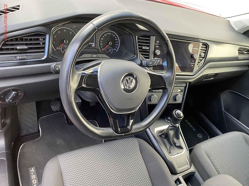 Volkswagen T-Roc (2020) 1.0 TSi, ČR, AC, TZ, park - fotka 12 z 16