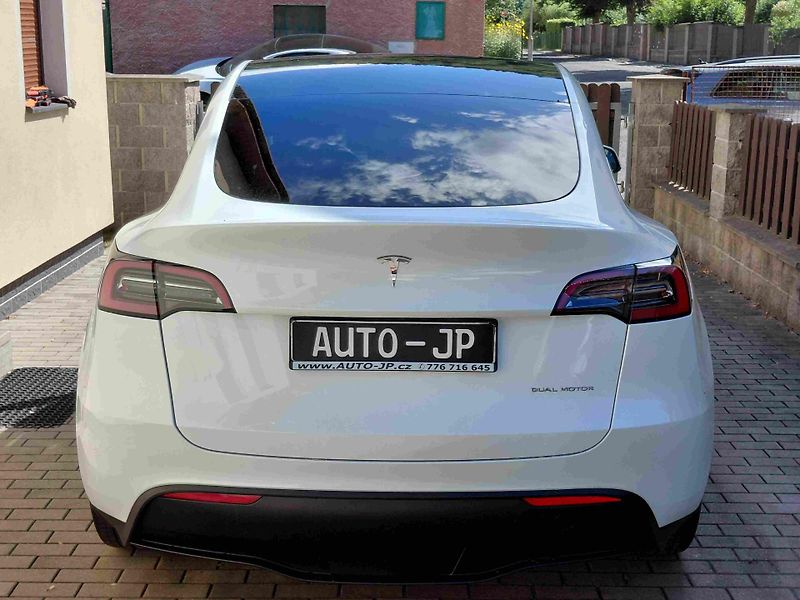 Tesla Model Y AWD Long Range  ACC  LED  NAVI - fotka 4 z 11