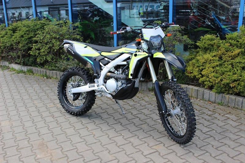 Fantic XEF 250 (2026) AKCE VČ SPZ - fotka 1 z 8