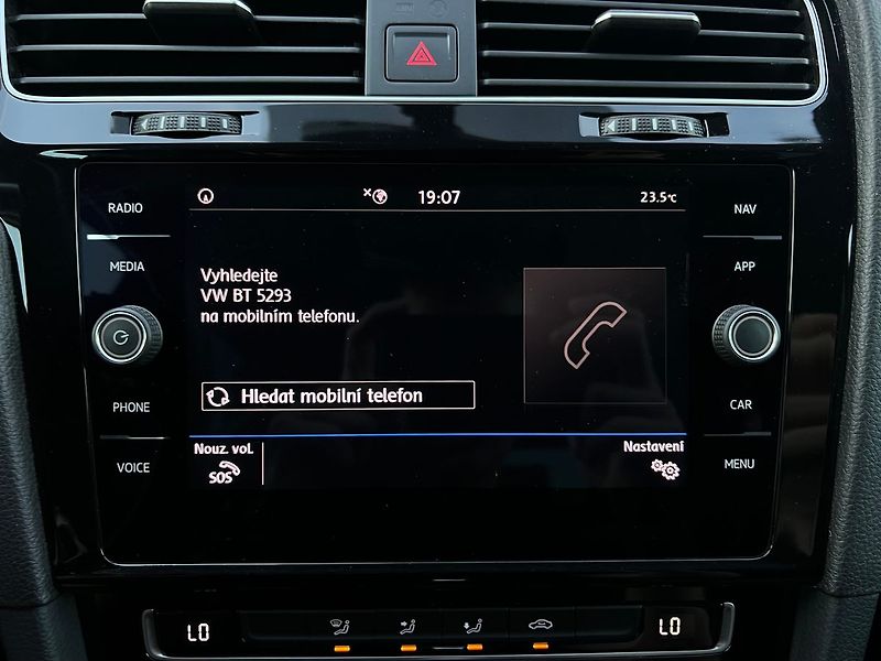 Volkswagen Golf 2.0 TDI-DSG-HIGHLINE - fotka 39 z 45