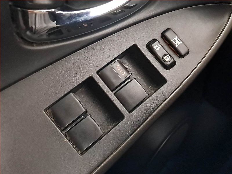 Toyota RAV4 (2009) 2.0 VVT-i, 4X4, Automat - fotka 16 z 17