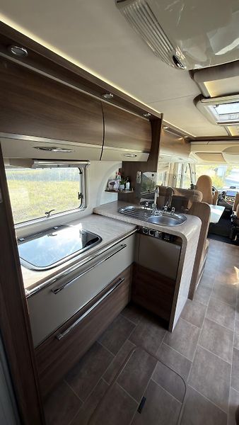 Bürstner Ostatní (2014) Bürstner Elegance I 810 G 3.0 - fotka 14 z 19