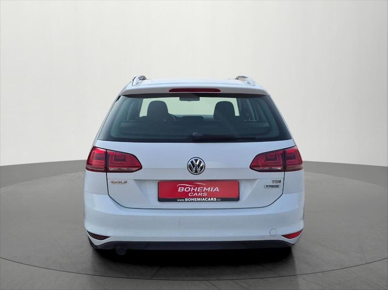 Volkswagen Golf 1,6 TDI DSG COMFORTLINE ČR - fotka 6 z 23
