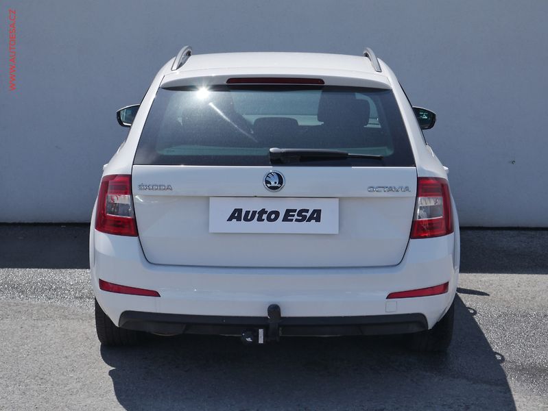 Škoda Octavia (2015) 2.0TDi, ČR, DSG, výhřev sed. - fotka 5 z 22