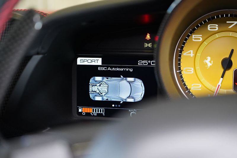 Ferrari 488 Lift/FullCarbon/Camera/Novitec - fotka 42 z 56