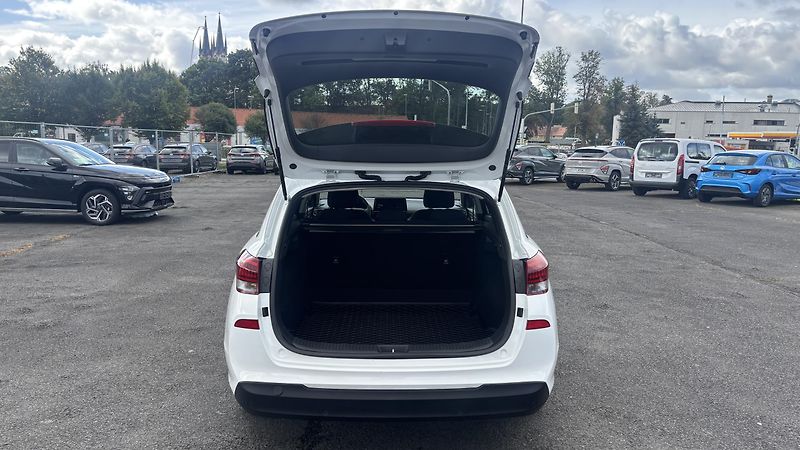 Hyundai i30 (2025) 1,5I MT FAMILY - fotka 10 z 10