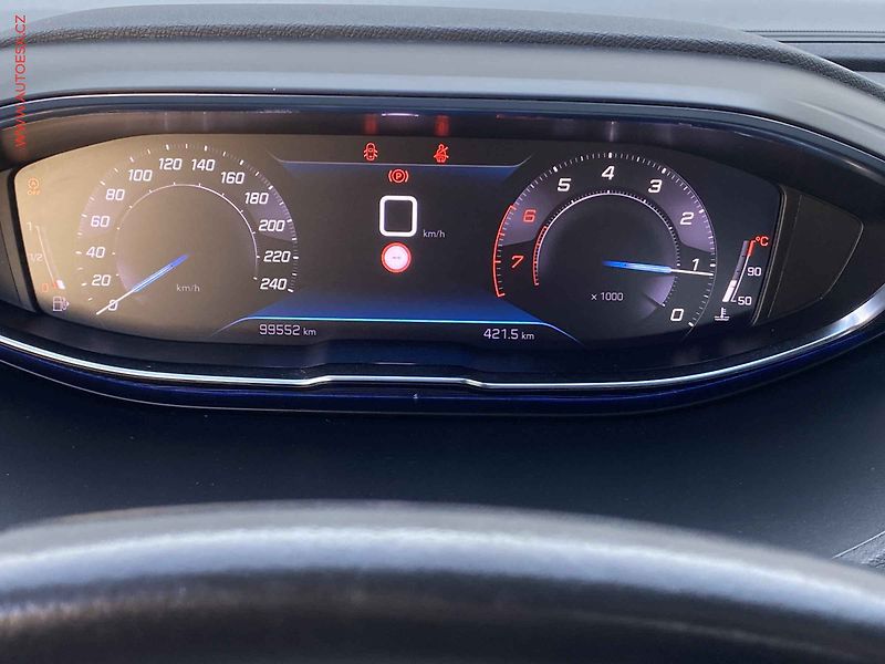 Peugeot 3008 (2021) 1.2 PT, ČR, AC, park.čidla - fotka 15 z 17