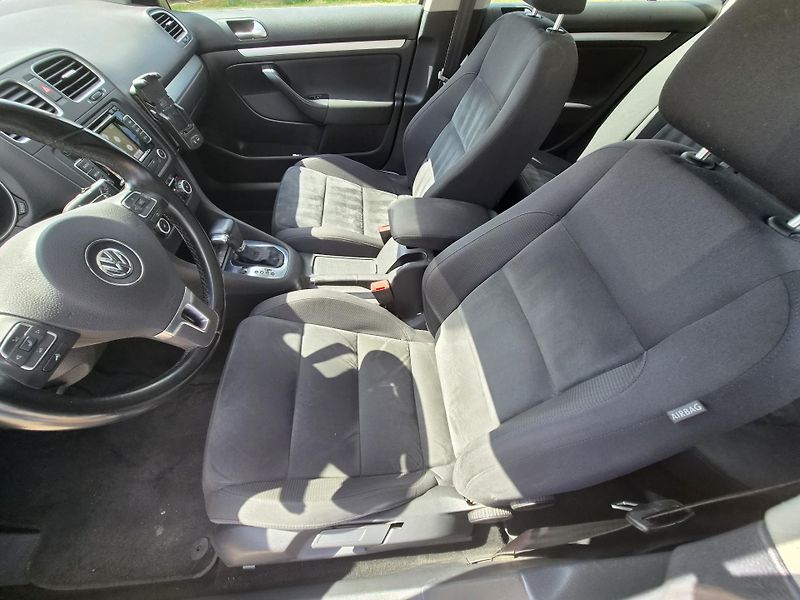 Volkswagen Golf 2,0 TDI HIGHL - fotka 7 z 23