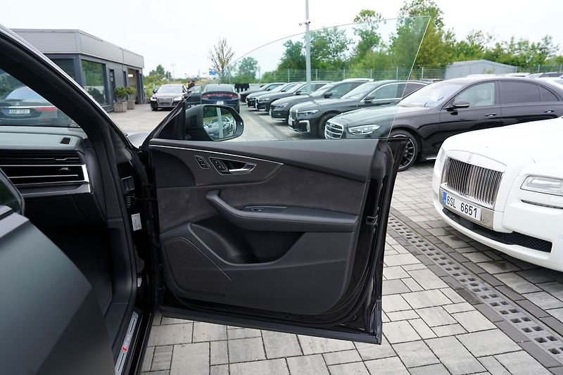 Audi RS Q8 TFSI 441kW quattro - fotka 20 z 51
