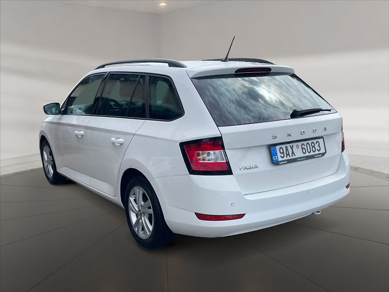 Škoda Fabia 1,0 TSI Ambition - fotka 4 z 11