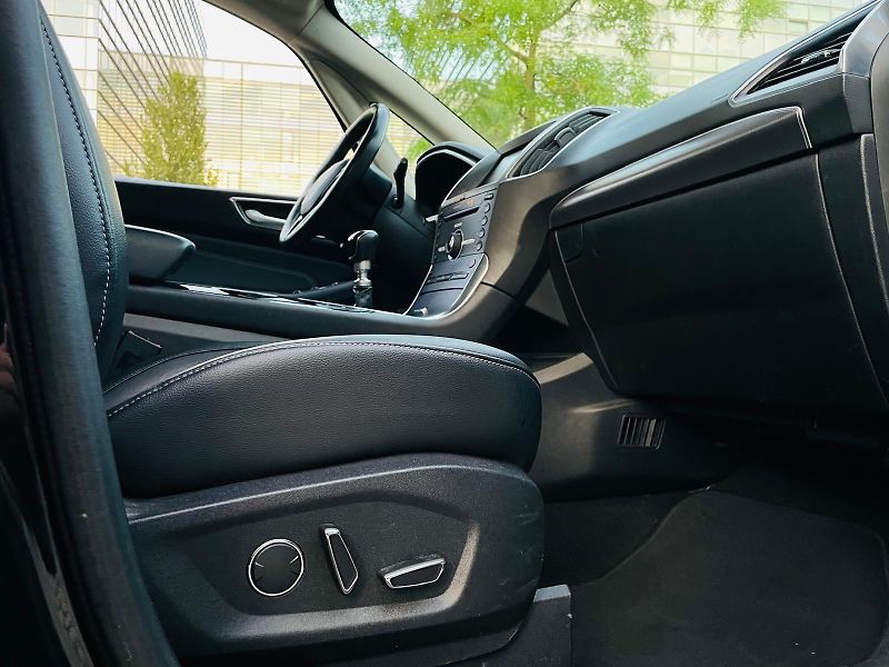 Ford Galaxy 2.0TDCi MANUÁL 7MÍST VÝHŘEV - fotka 57 z 57