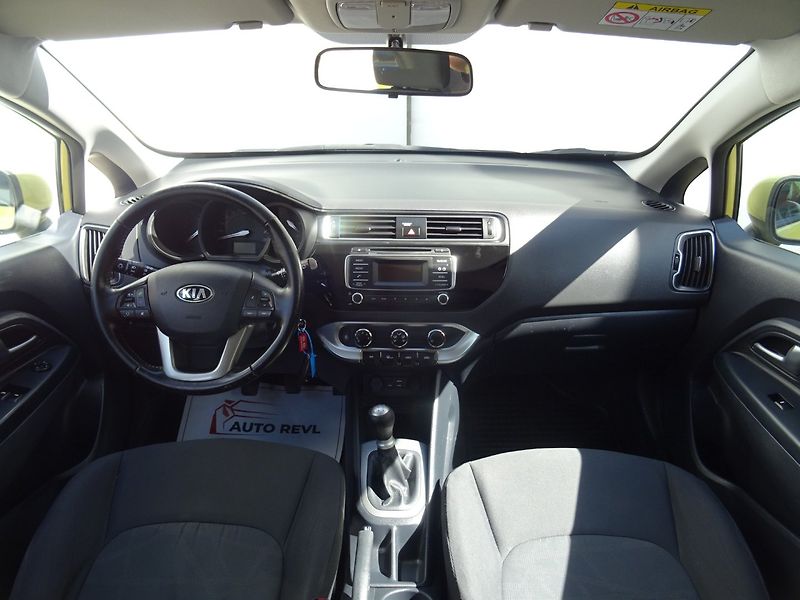 Kia Rio (2017) 1.2i,61kW,1majČR,S.kni,ALU - fotka 14 z 22