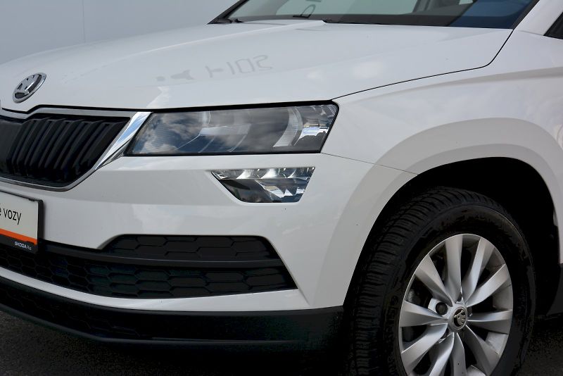 Škoda Karoq (2021) 1.0 TSI 81 kW Ambition - fotka 25 z 27