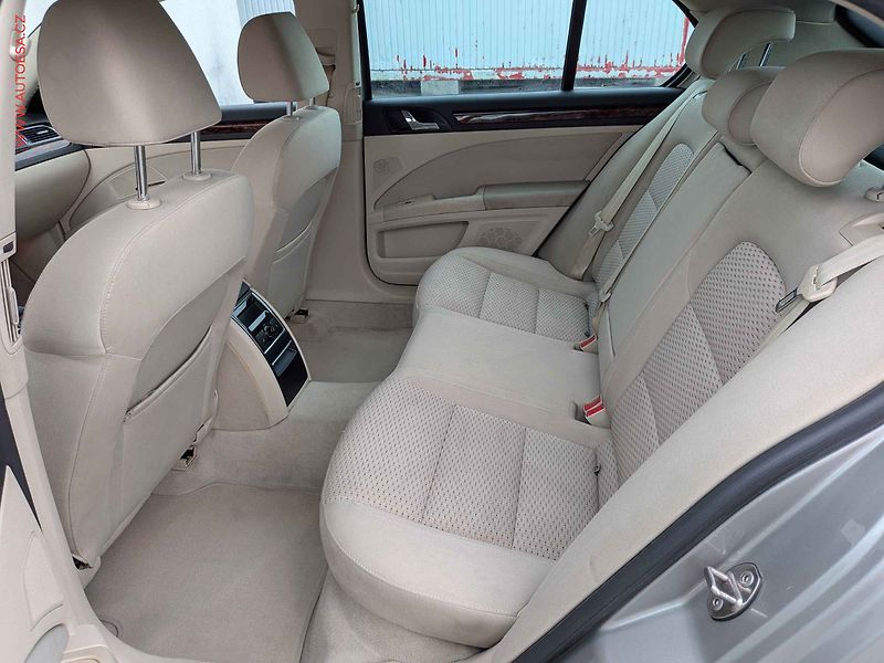 Škoda Superb (2009) 2.0 TDi, 2.maj, Elegance - fotka 10 z 17