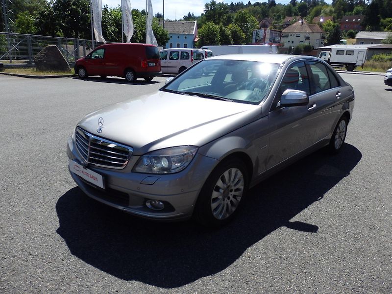Mercedes-Benz Třídy C (2008) 220CDi Elegance - fotka 3 z 9