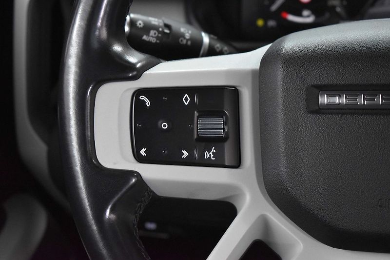 Land Rover Defender 110 D300 SE *ZÁRUKA*TAŽNÉ*ČR* - fotka 24 z 55