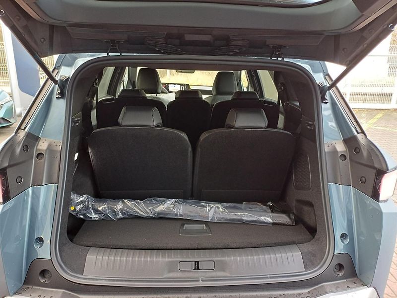 Peugeot 5008 (2026) BUSINESS Hybrid 145 e-DCS6 - fotka 7 z 29