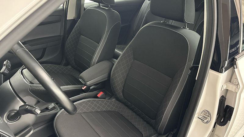 Škoda Fabia 1.0 TSI Ambition Combi - fotka 15 z 24