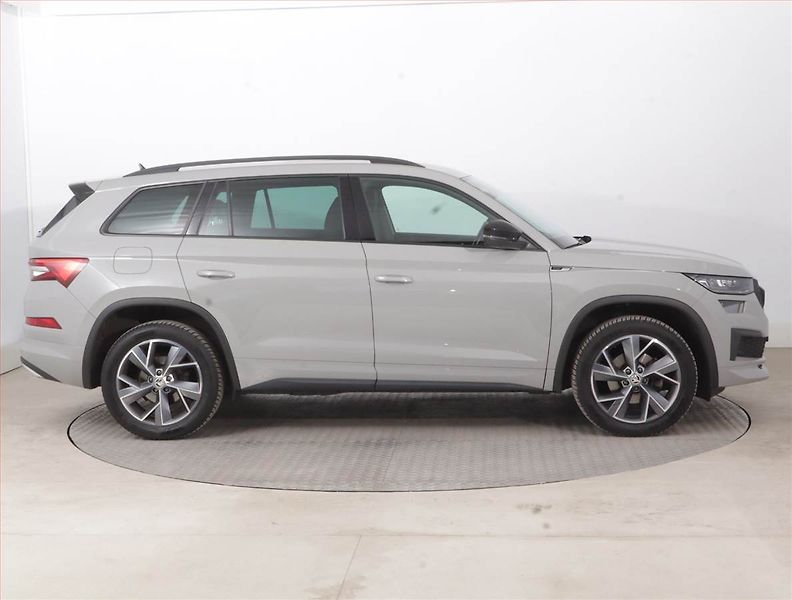 Škoda Kodiaq (2022) Sportline 1.5 TSI - fotka 6 z 18