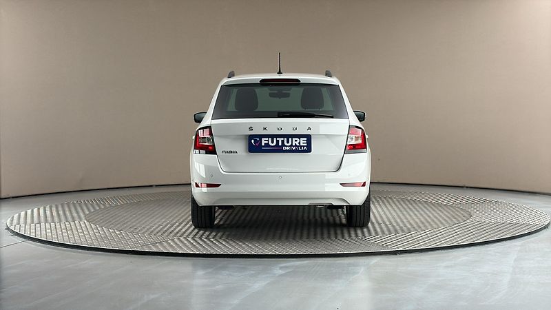 Škoda Fabia 1.0 TSI Ambition Combi - fotka 5 z 23