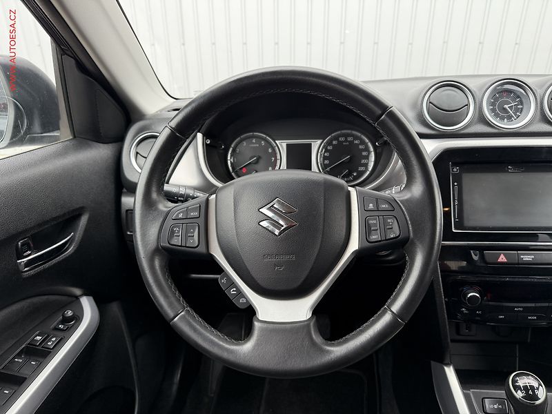 Suzuki Vitara (2016) 1.6 VVT AllGrip, Elegance - fotka 12 z 18