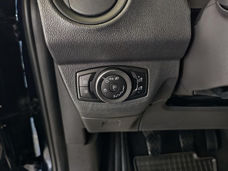 Ford Tourneo Courier 1.5 TDCi VÝHŘEVY, PDC, ČR, DPH - fotka 22 z 24