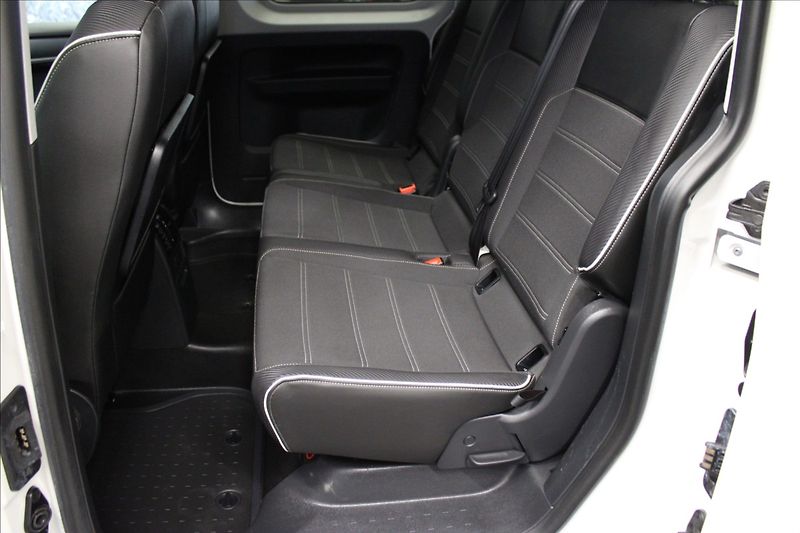 Volkswagen Caddy 1,4 TSI DSG Edition LED 1.maj. - fotka 14 z 34