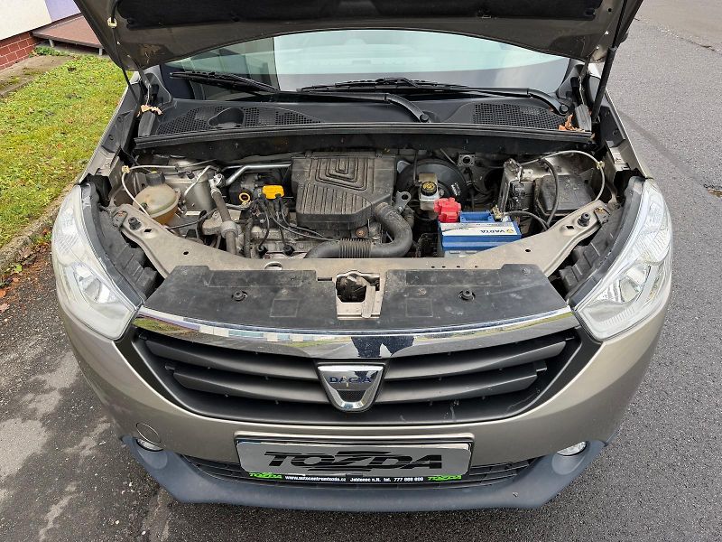 Dacia Lodgy 1,6 i / 7-míst / 1.maj./ ČR /  - fotka 24 z 24